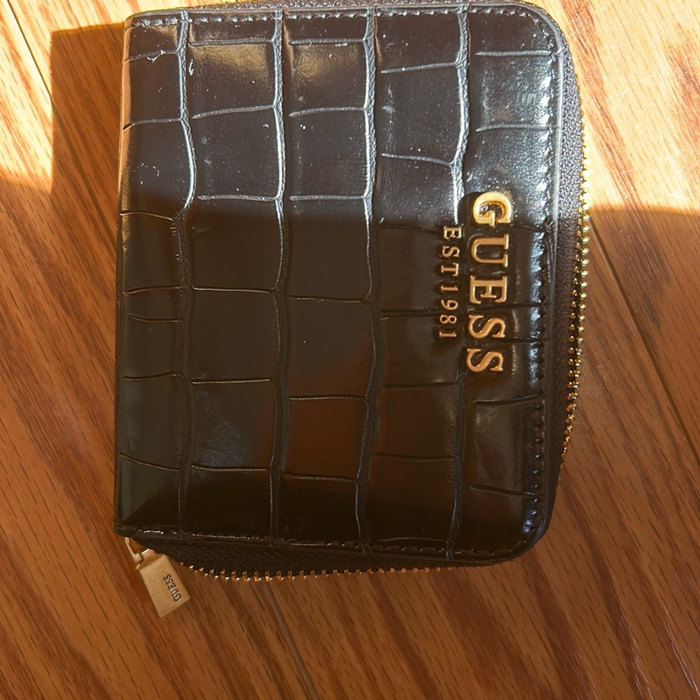 Guess wallet
